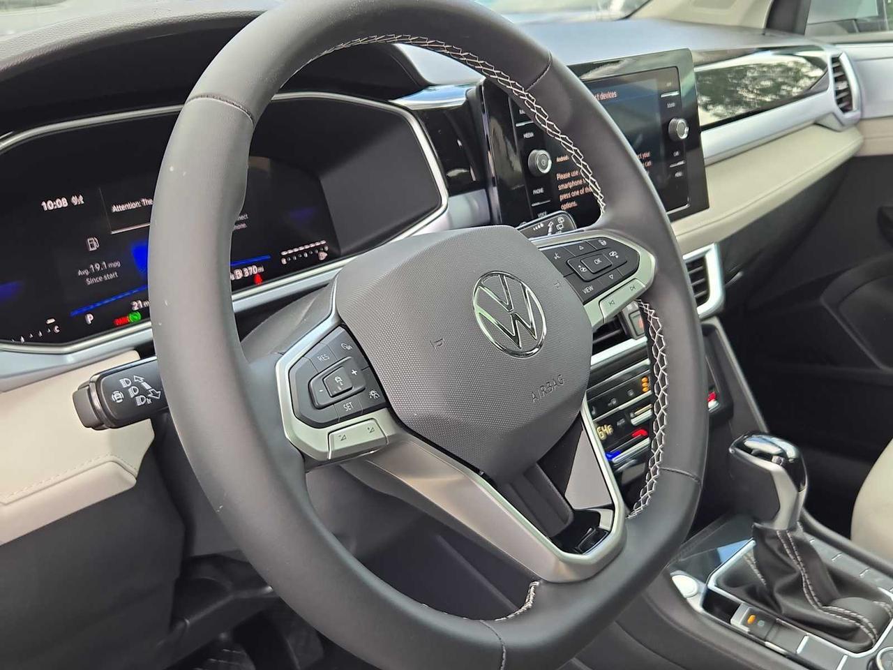 2025 Volkswagen Taos SE Wellesley MA