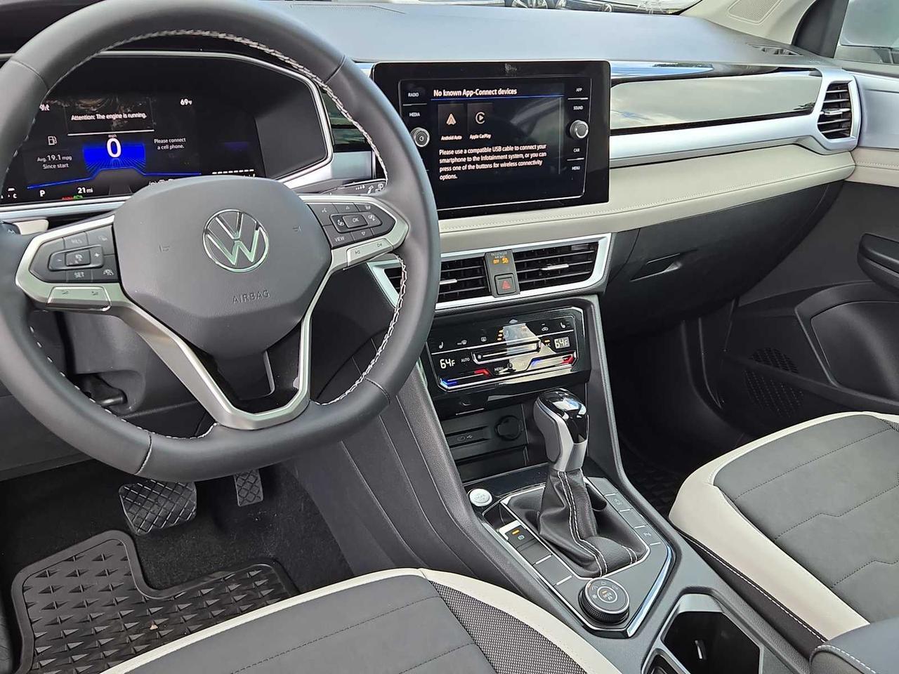 2025 Volkswagen Taos SE Wellesley MA