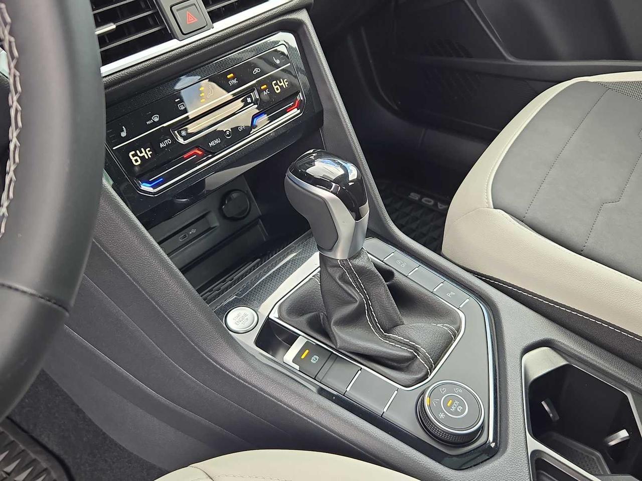 2025 Volkswagen Taos SE Wellesley MA