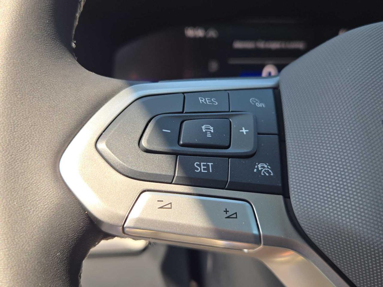 2025 Volkswagen Taos SE Wellesley MA