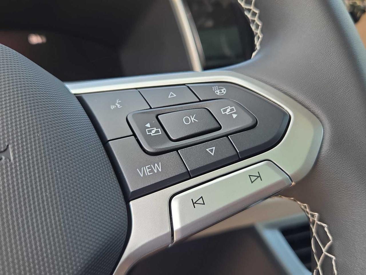 2025 Volkswagen Taos SE Wellesley MA