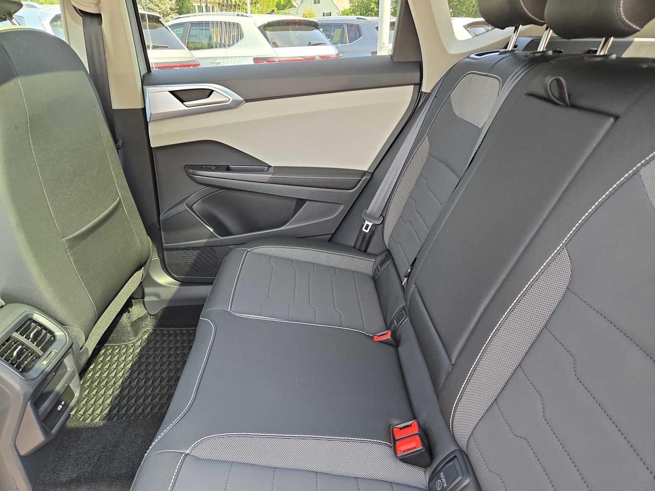 2025 Volkswagen Taos SE Wellesley MA