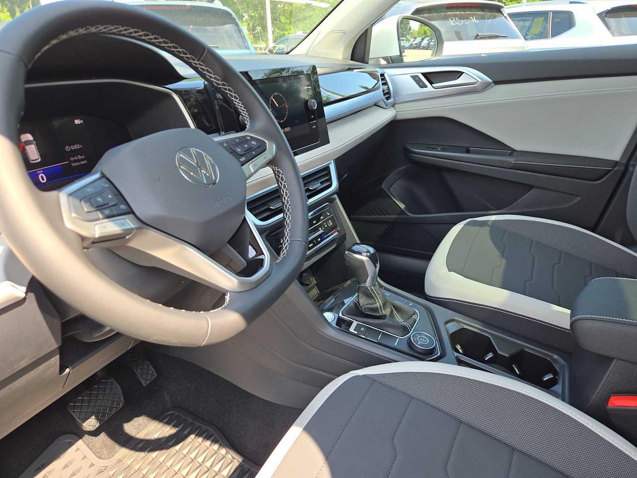 2025 Volkswagen Taos SE Wellesley MA