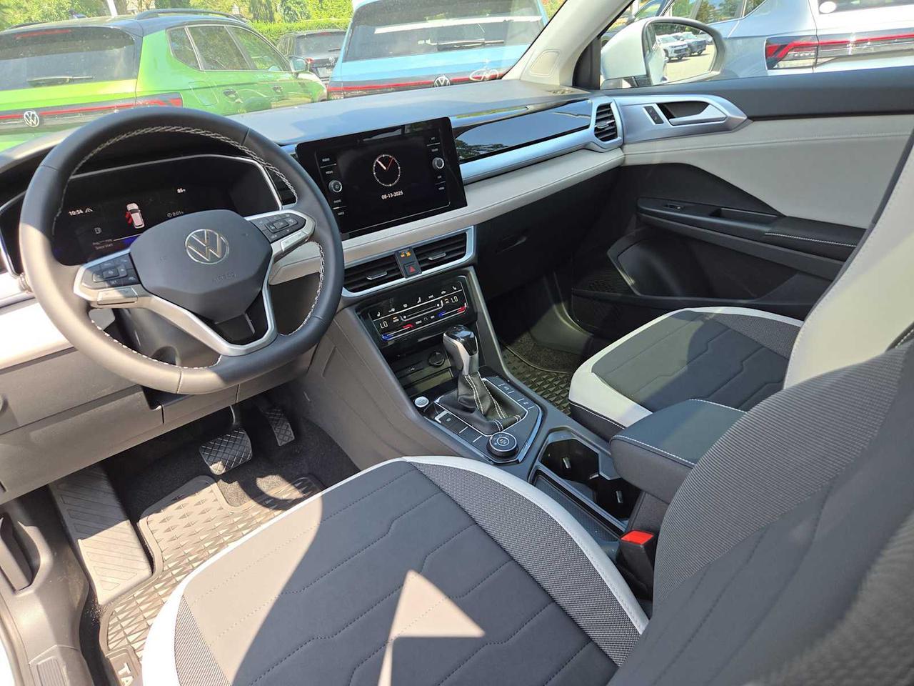2025 Volkswagen Taos SE Wellesley MA