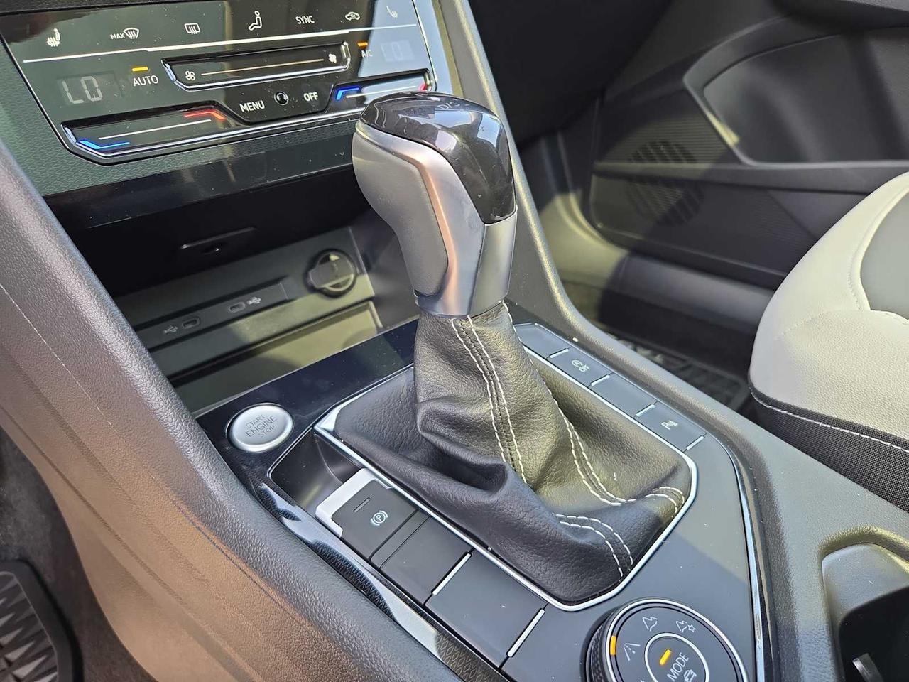 2025 Volkswagen Taos SE Wellesley MA