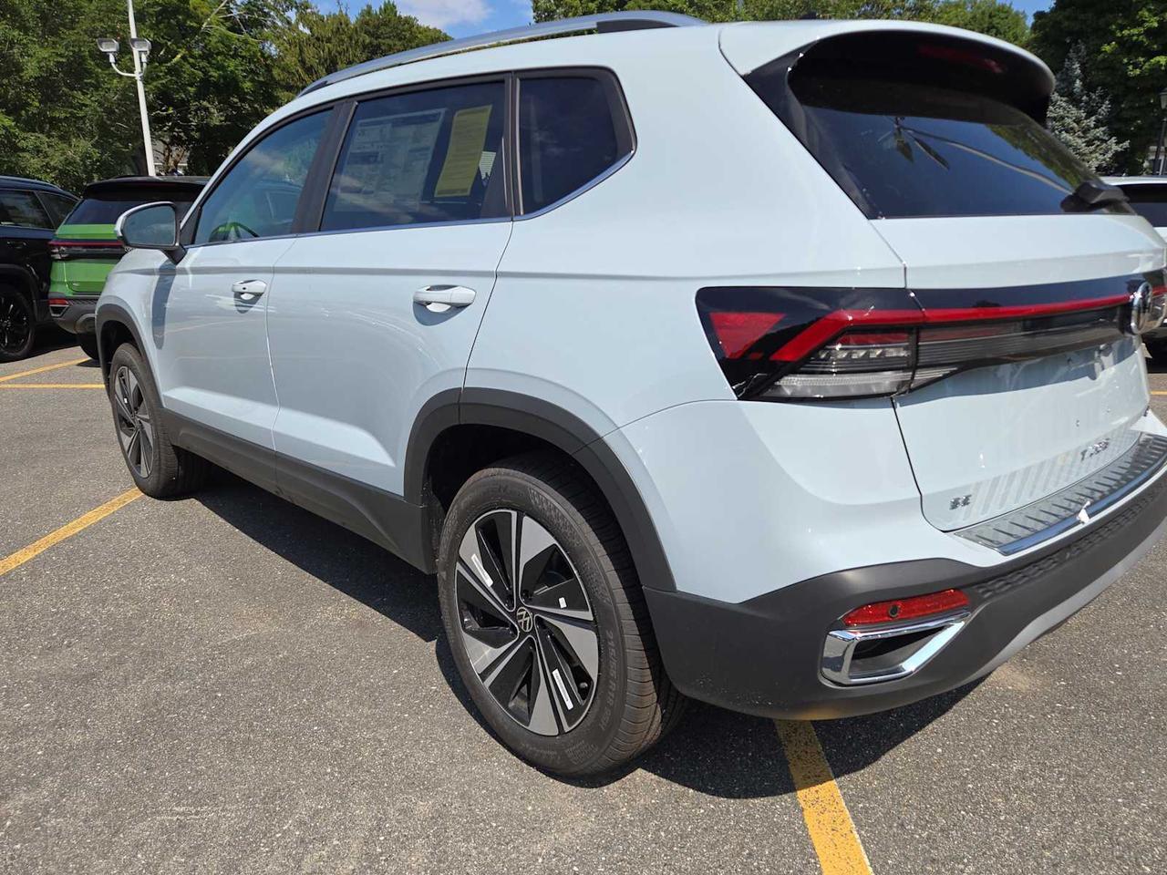 2025 Volkswagen Taos SE Wellesley MA