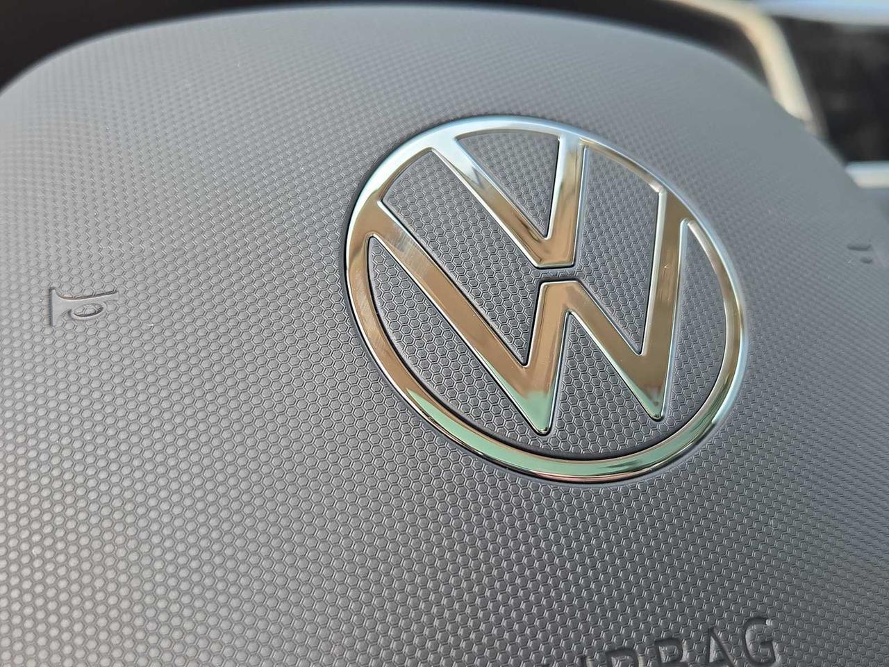 2025 Volkswagen Taos SE Wellesley MA