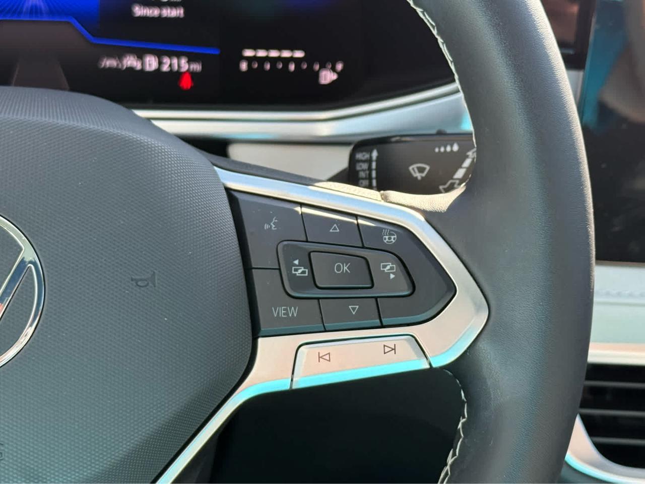 2025 Volkswagen Taos SE Wellesley MA