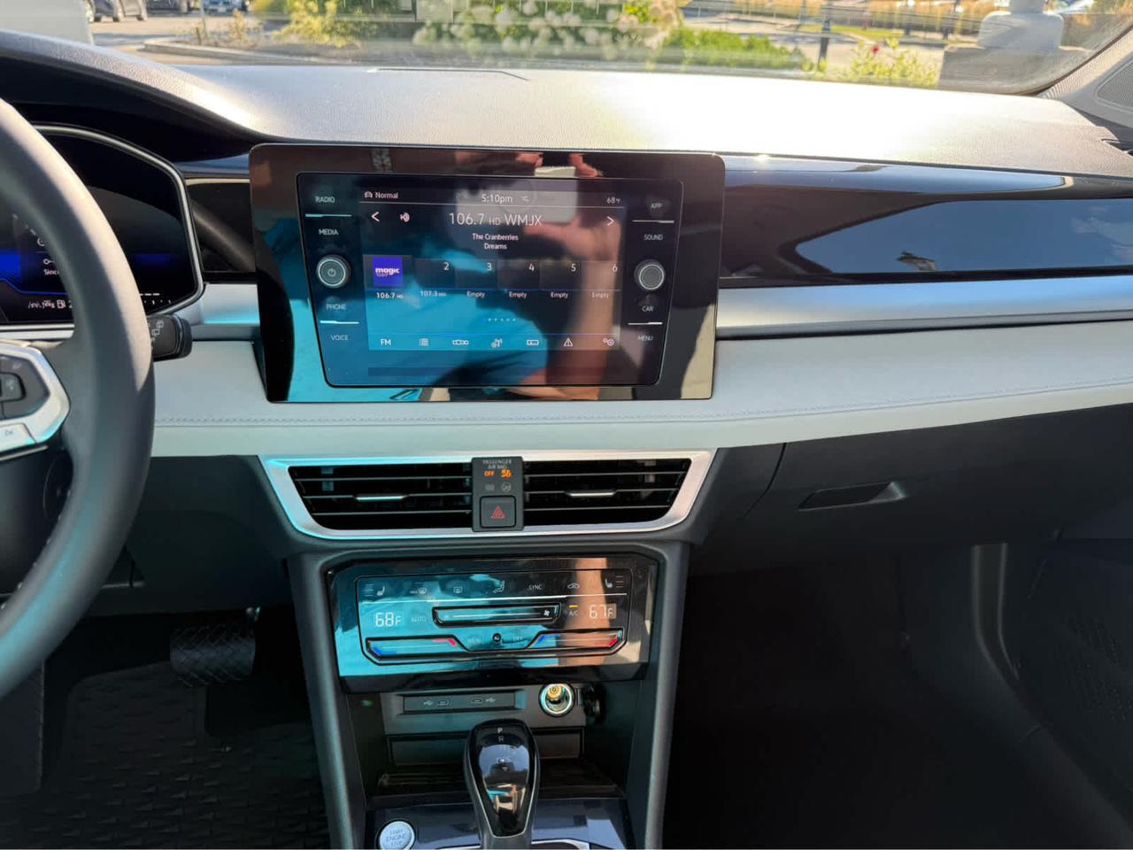2025 Volkswagen Taos SE Wellesley MA