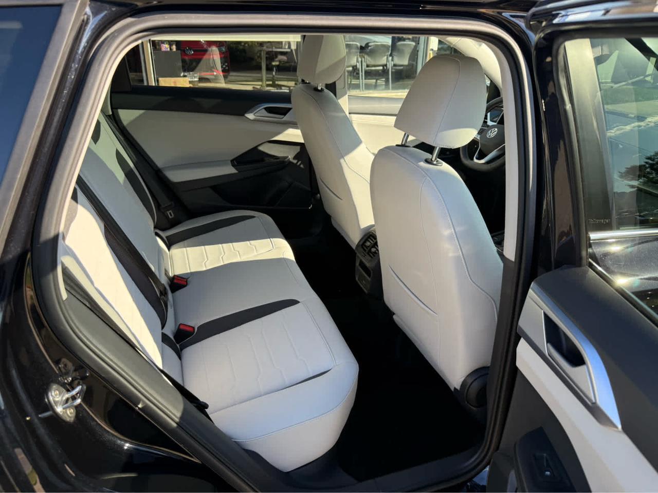 2025 Volkswagen Taos SE Wellesley MA