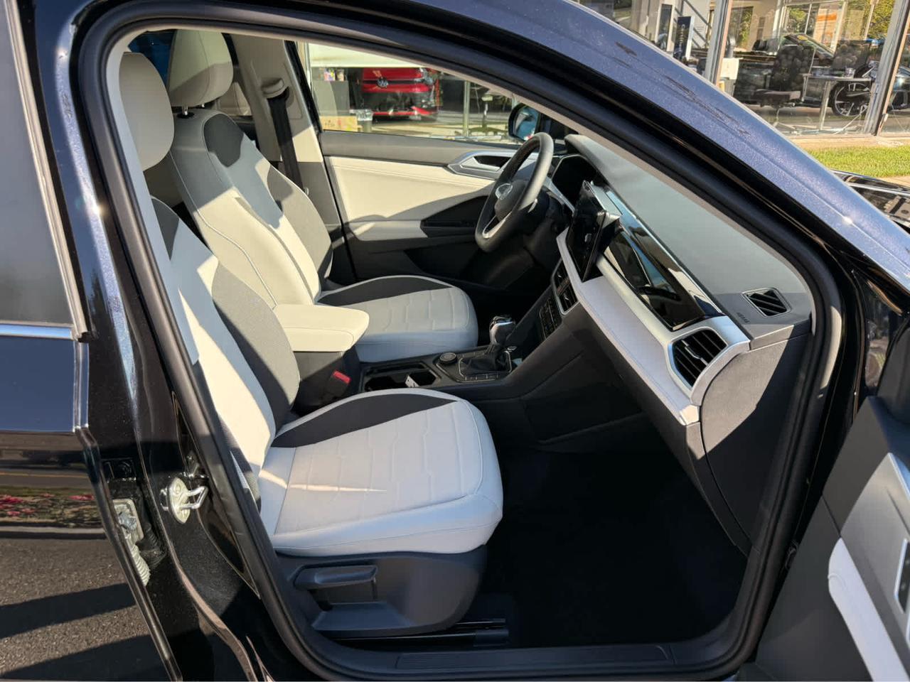 2025 Volkswagen Taos SE Wellesley MA
