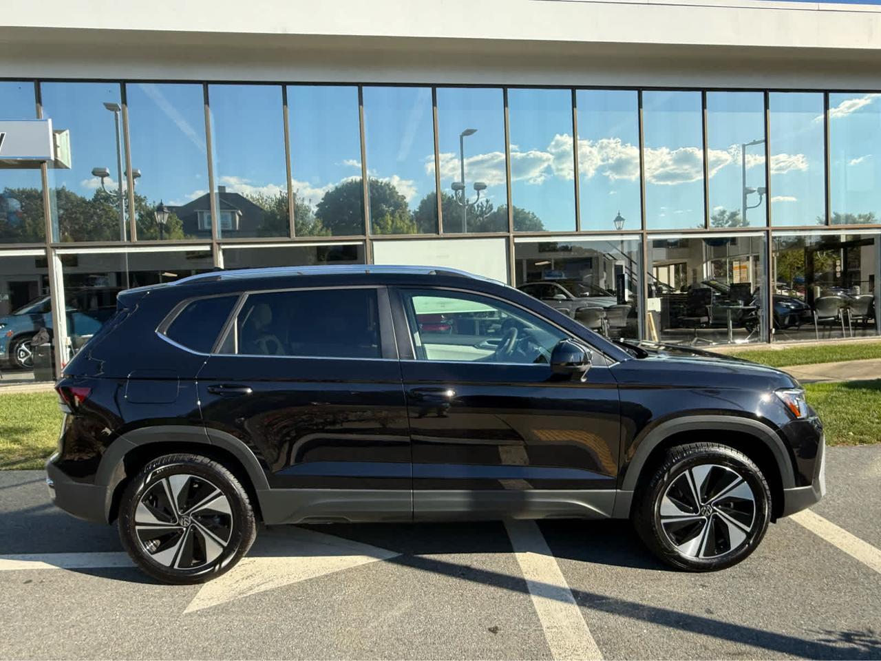 2025 Volkswagen Taos SE Wellesley MA