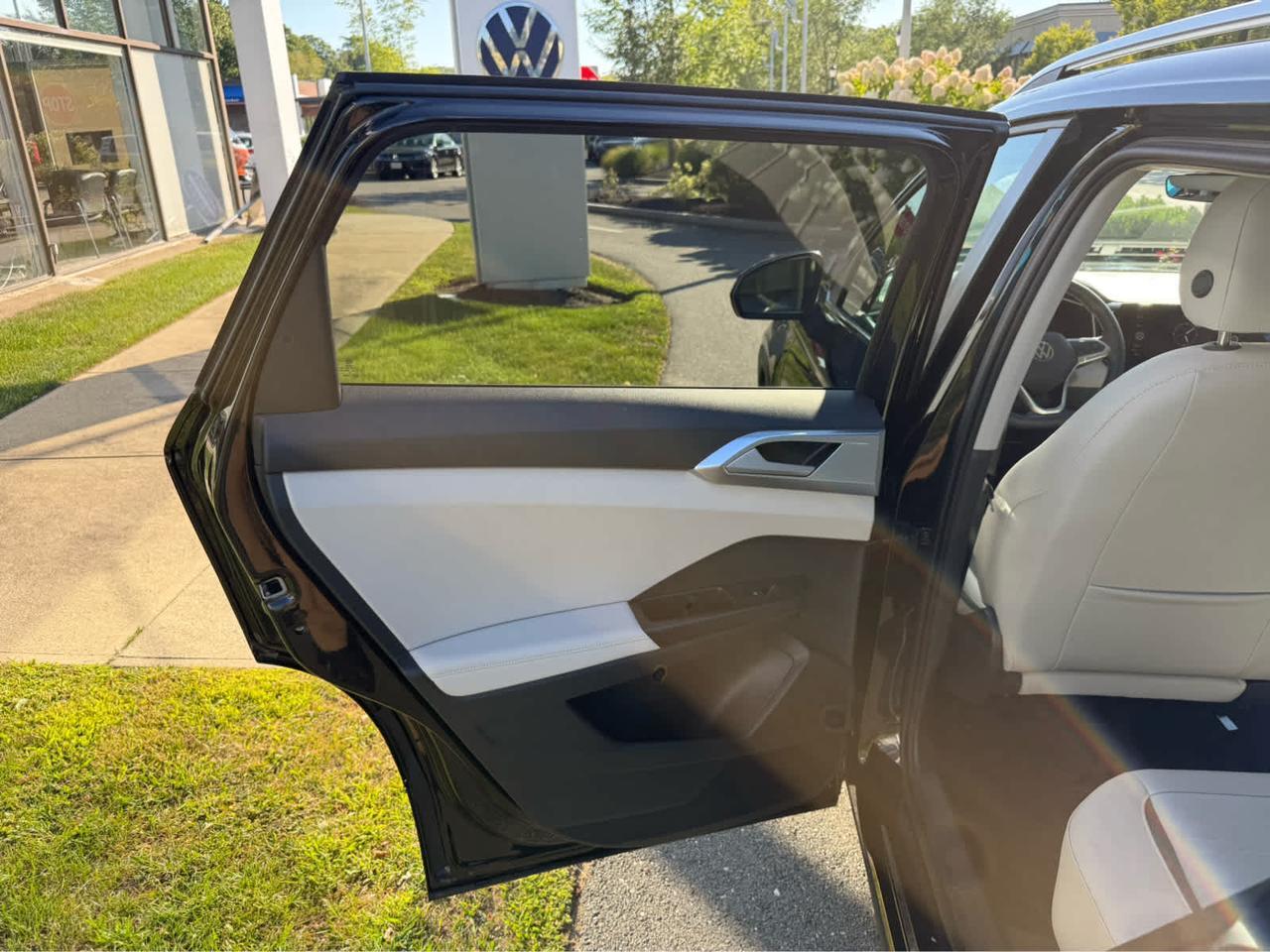 2025 Volkswagen Taos SE Wellesley MA