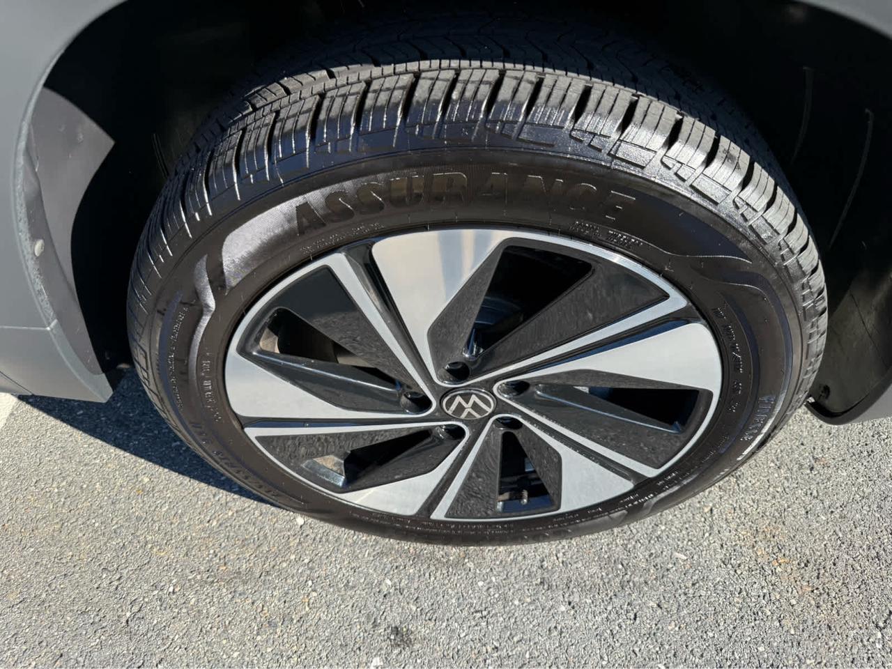 2025 Volkswagen Taos SE Wellesley MA