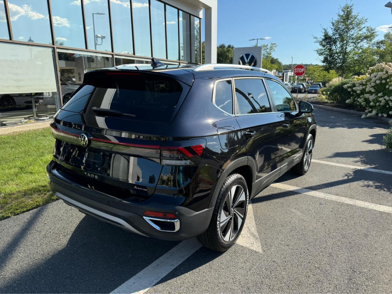 2025 Volkswagen Taos SE Wellesley MA