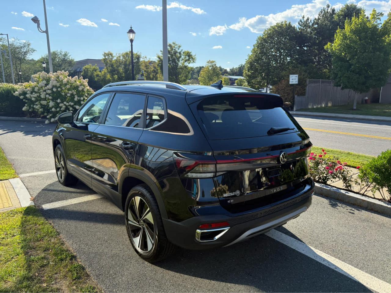 2025 Volkswagen Taos SE Wellesley MA