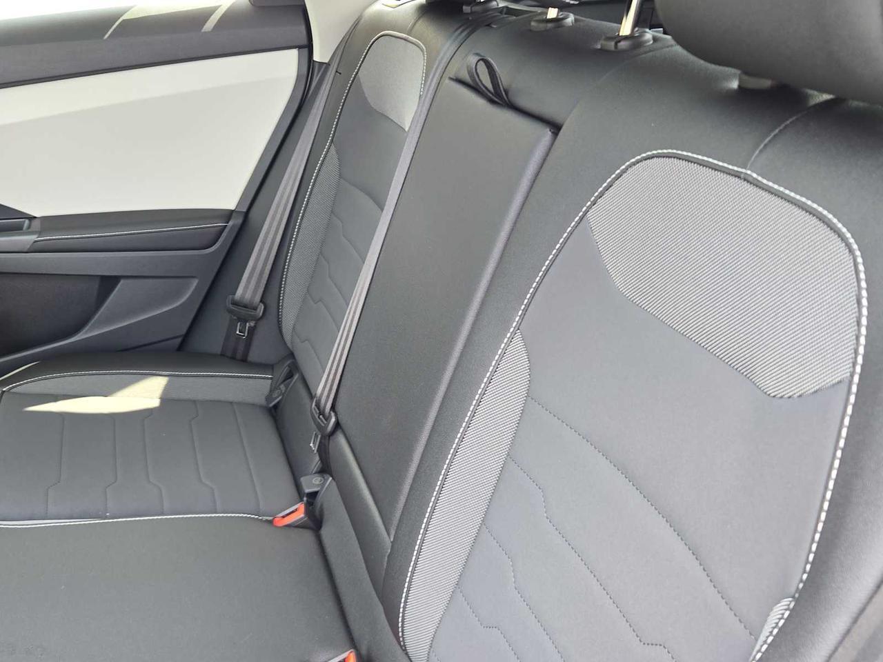 2025 Volkswagen Taos SE Wellesley MA