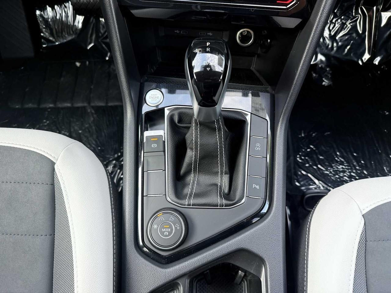 2025 Volkswagen Taos SE Westborough MA