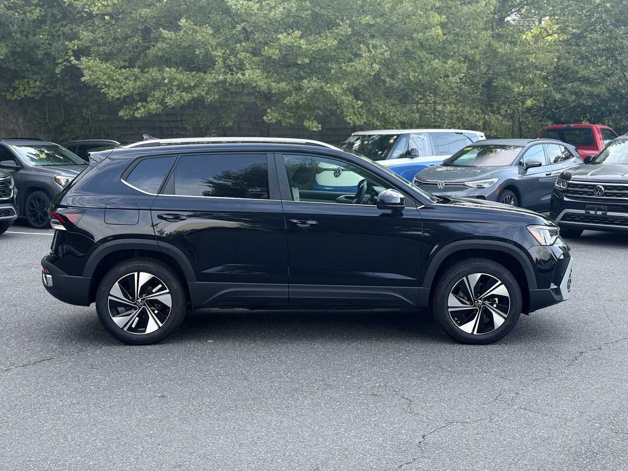 2025 Volkswagen Taos SE Westborough MA