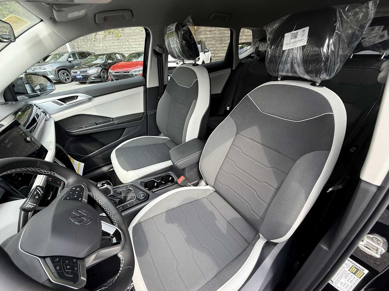 2025 Volkswagen Taos SE Westborough MA