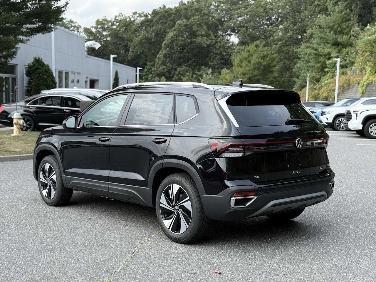 2025 Volkswagen Taos SE Westborough MA