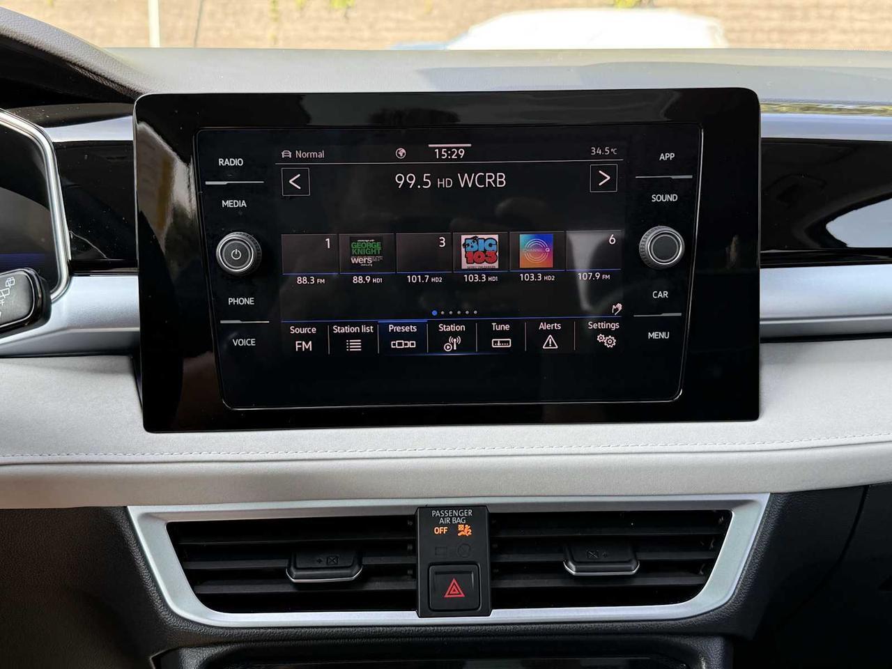 2025 Volkswagen Taos SE Westborough MA