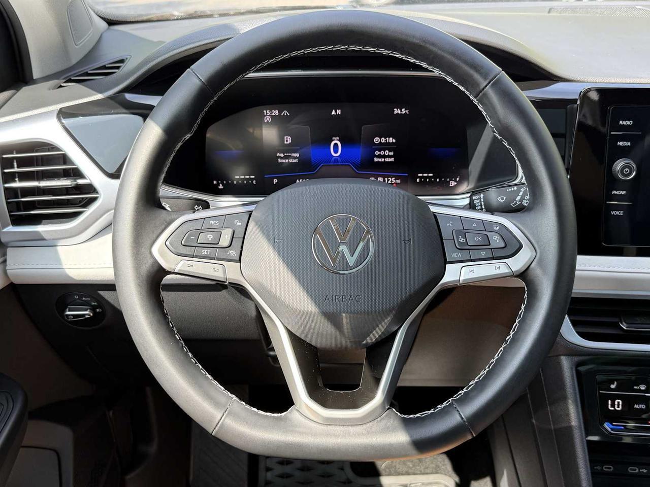 2025 Volkswagen Taos SE Westborough MA