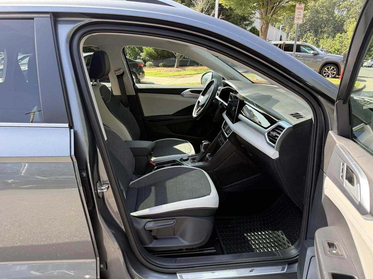 2025 Volkswagen Taos SE Westborough MA
