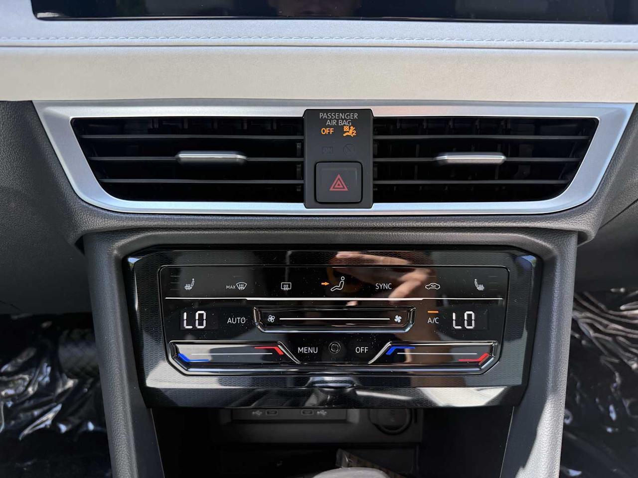 2025 Volkswagen Taos SE Westborough MA