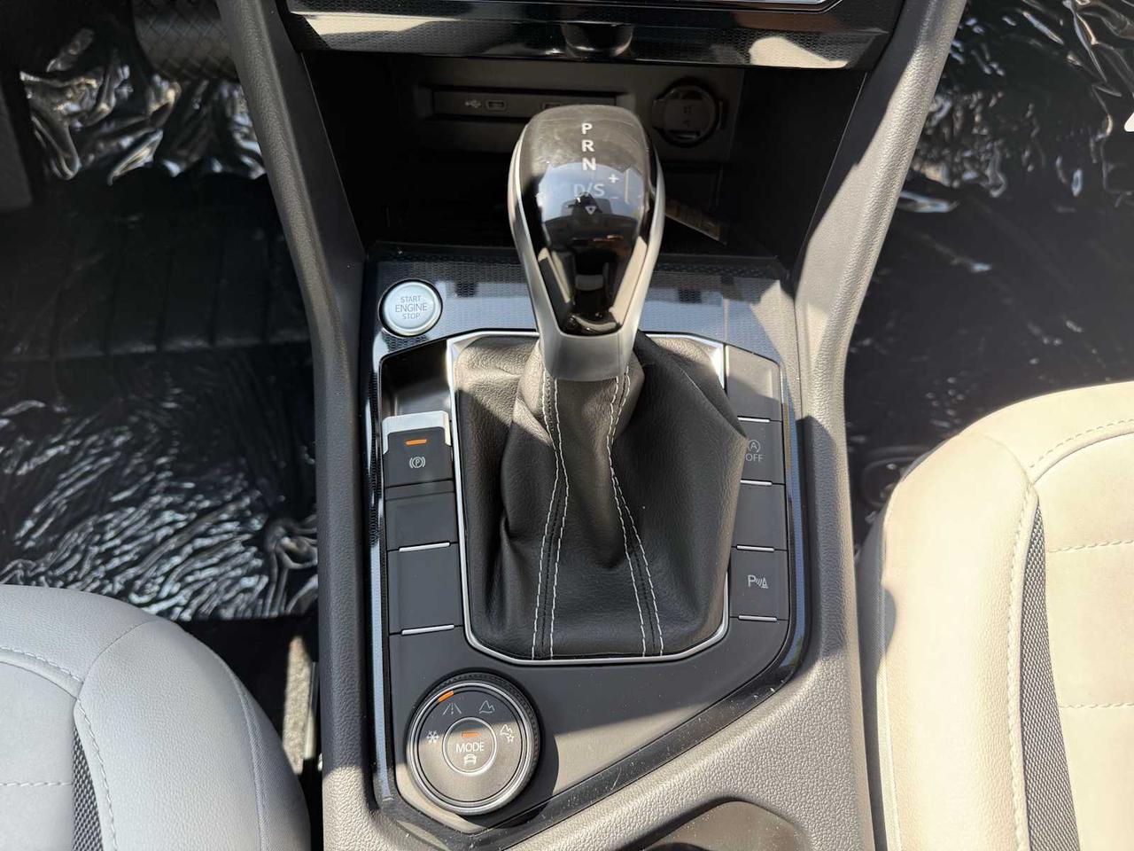 2025 Volkswagen Taos SE Westborough MA