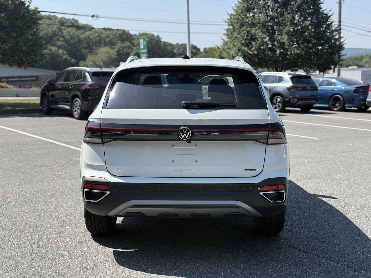 2025 Volkswagen Taos SE Westborough MA
