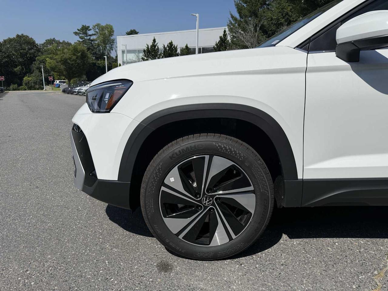 2025 Volkswagen Taos SE Westborough MA