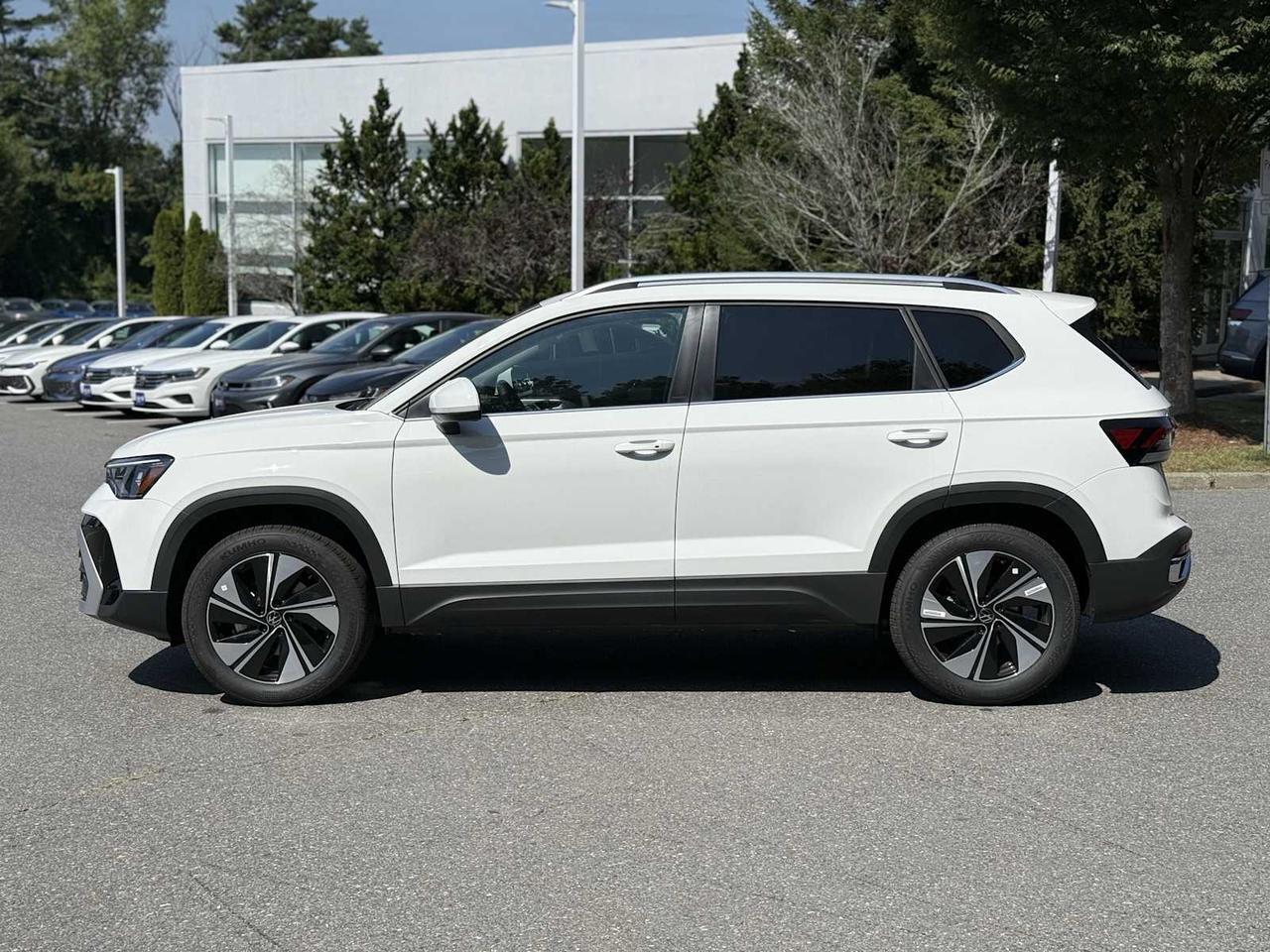 2025 Volkswagen Taos SE Westborough MA