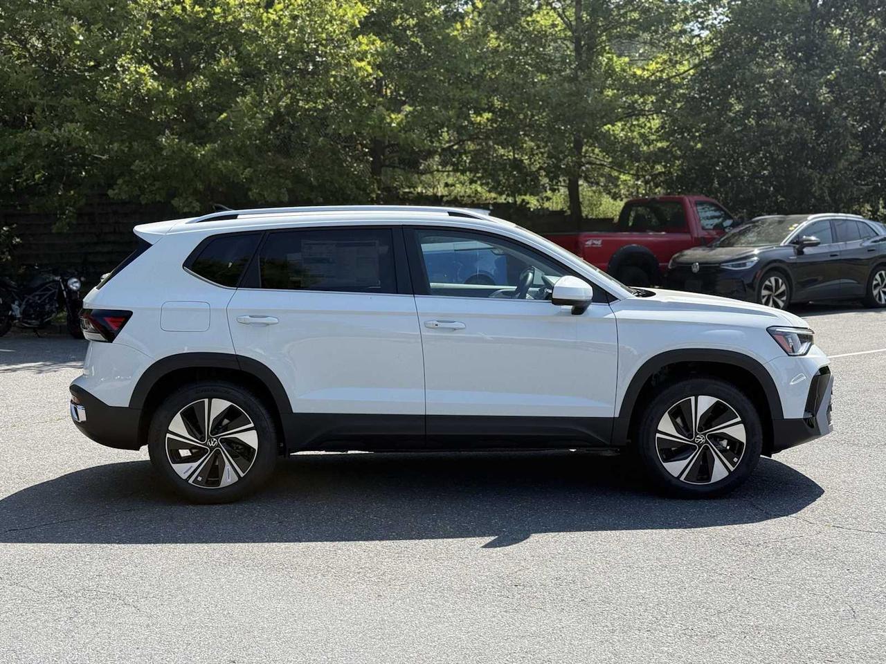 2025 Volkswagen Taos SE Westborough MA