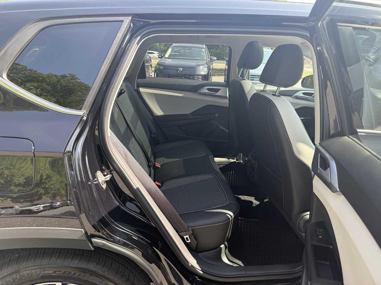 2025 Volkswagen Taos SE Westborough MA