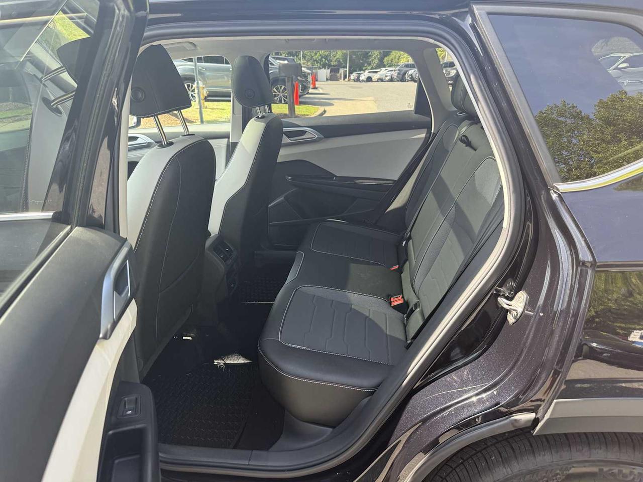 2025 Volkswagen Taos SE Westborough MA
