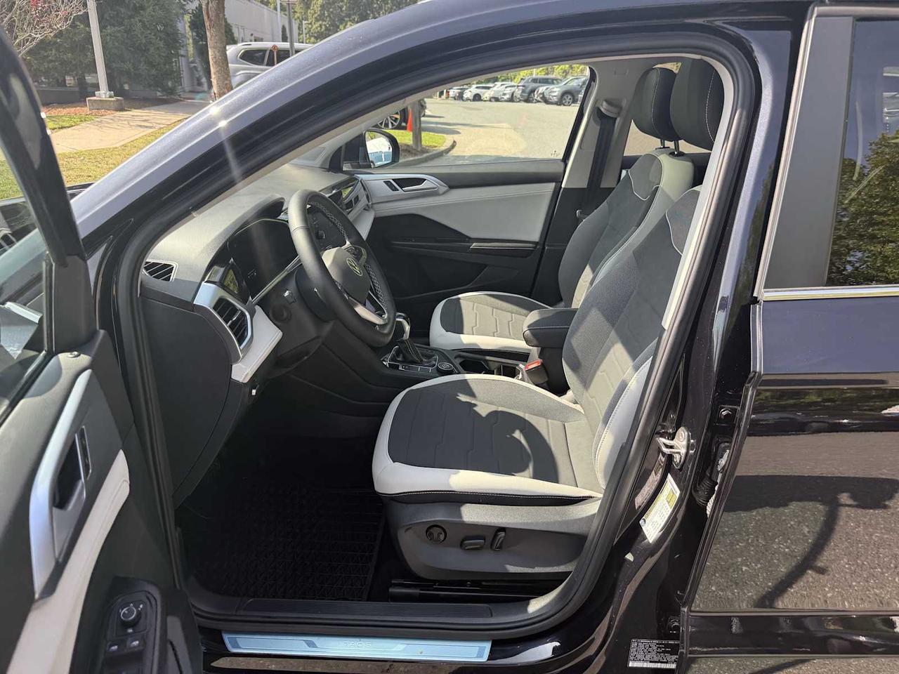2025 Volkswagen Taos SE Westborough MA