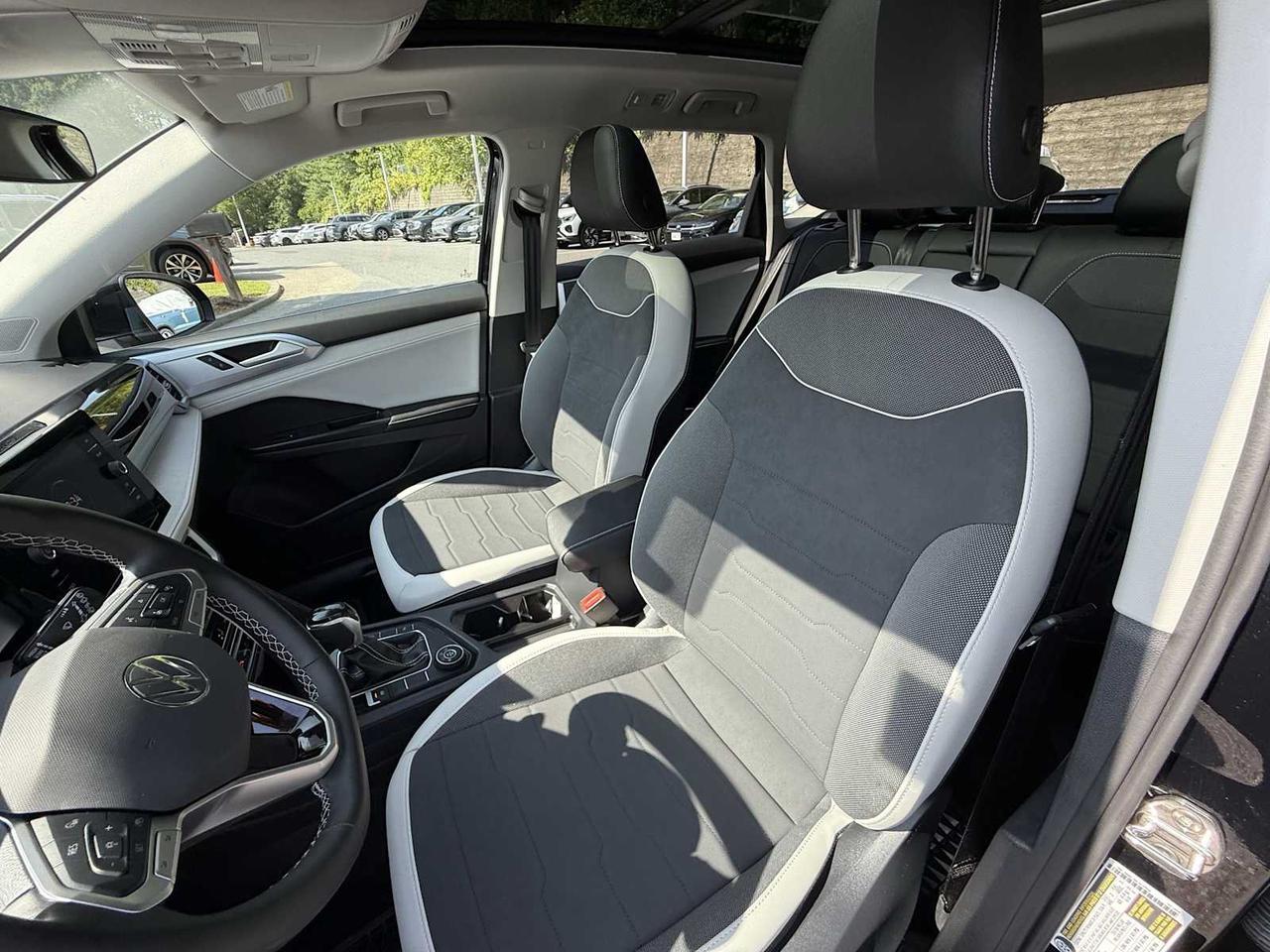 2025 Volkswagen Taos SE Westborough MA