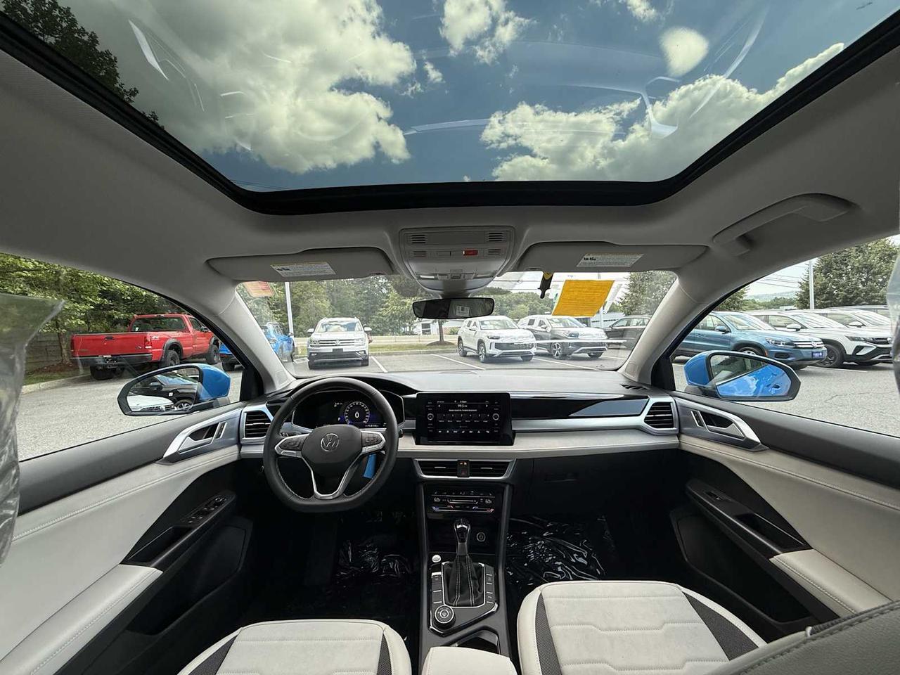 2025 Volkswagen Taos SE Westborough MA