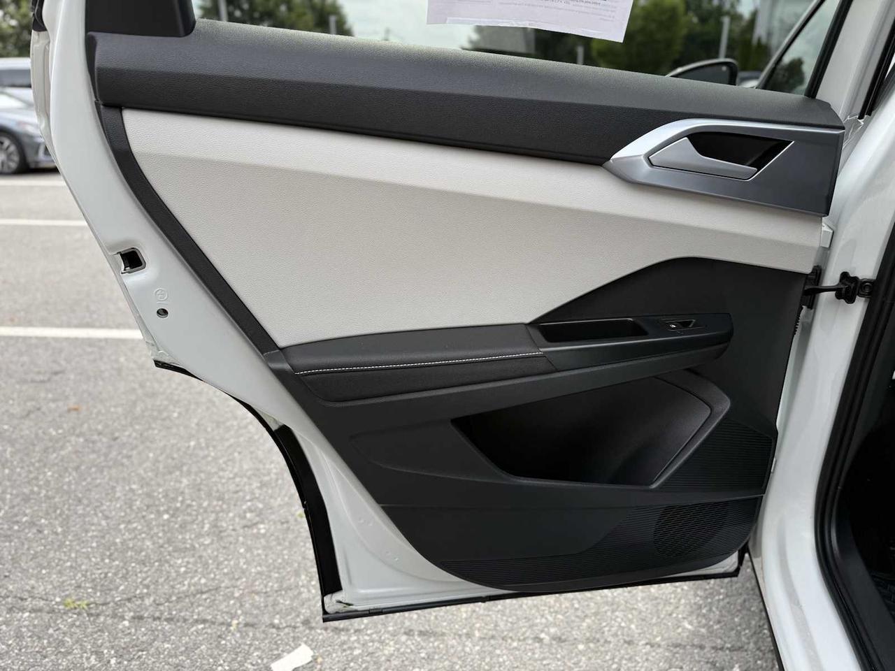 2025 Volkswagen Taos SE Westborough MA