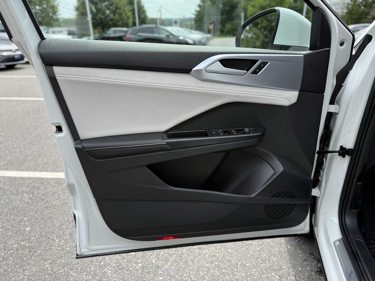 2025 Volkswagen Taos SE Westborough MA