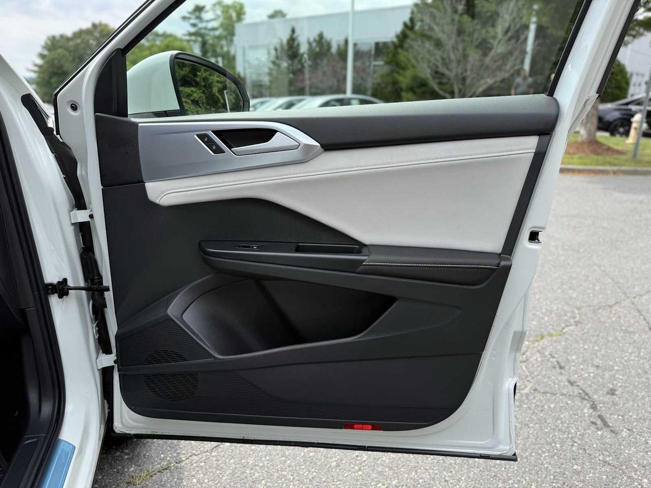 2025 Volkswagen Taos SE Westborough MA