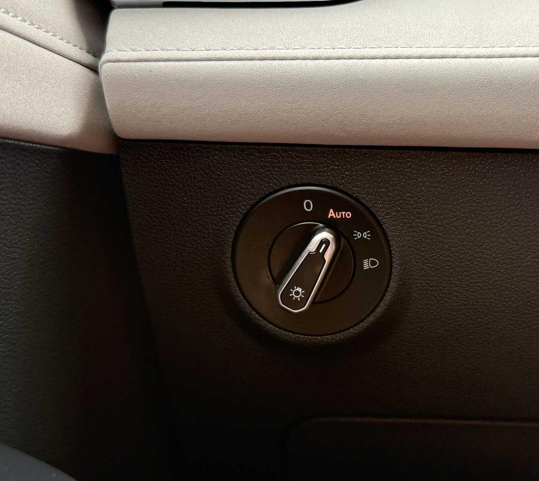 2025 Volkswagen Taos SE Westborough MA