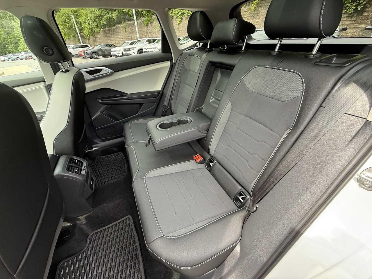 2025 Volkswagen Taos SE Westborough MA