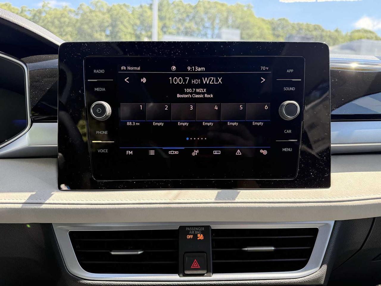 2025 Volkswagen Taos SE Westborough MA