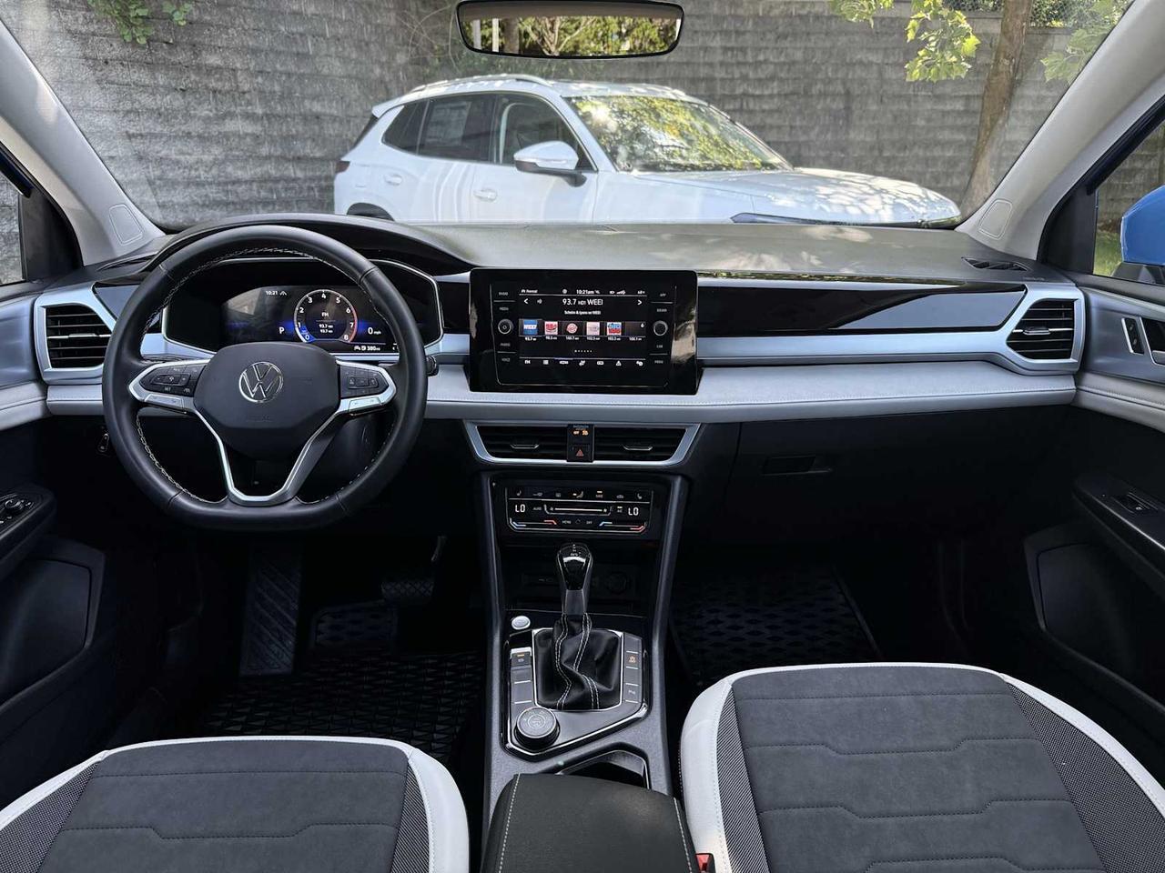 2025 Volkswagen Taos SE Westborough MA