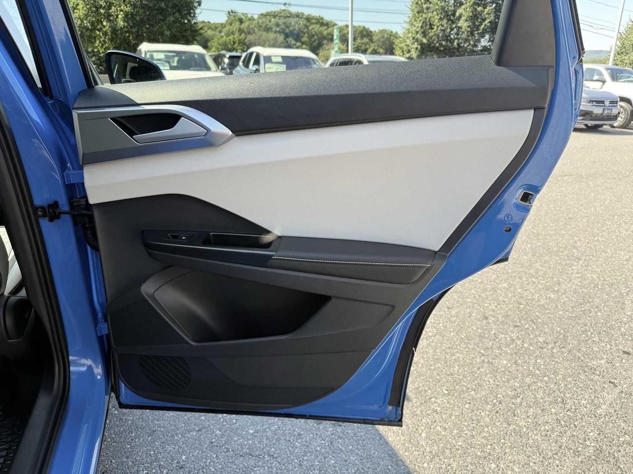 2025 Volkswagen Taos SE Westborough MA