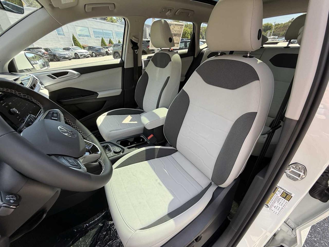2025 Volkswagen Taos SE Westborough MA