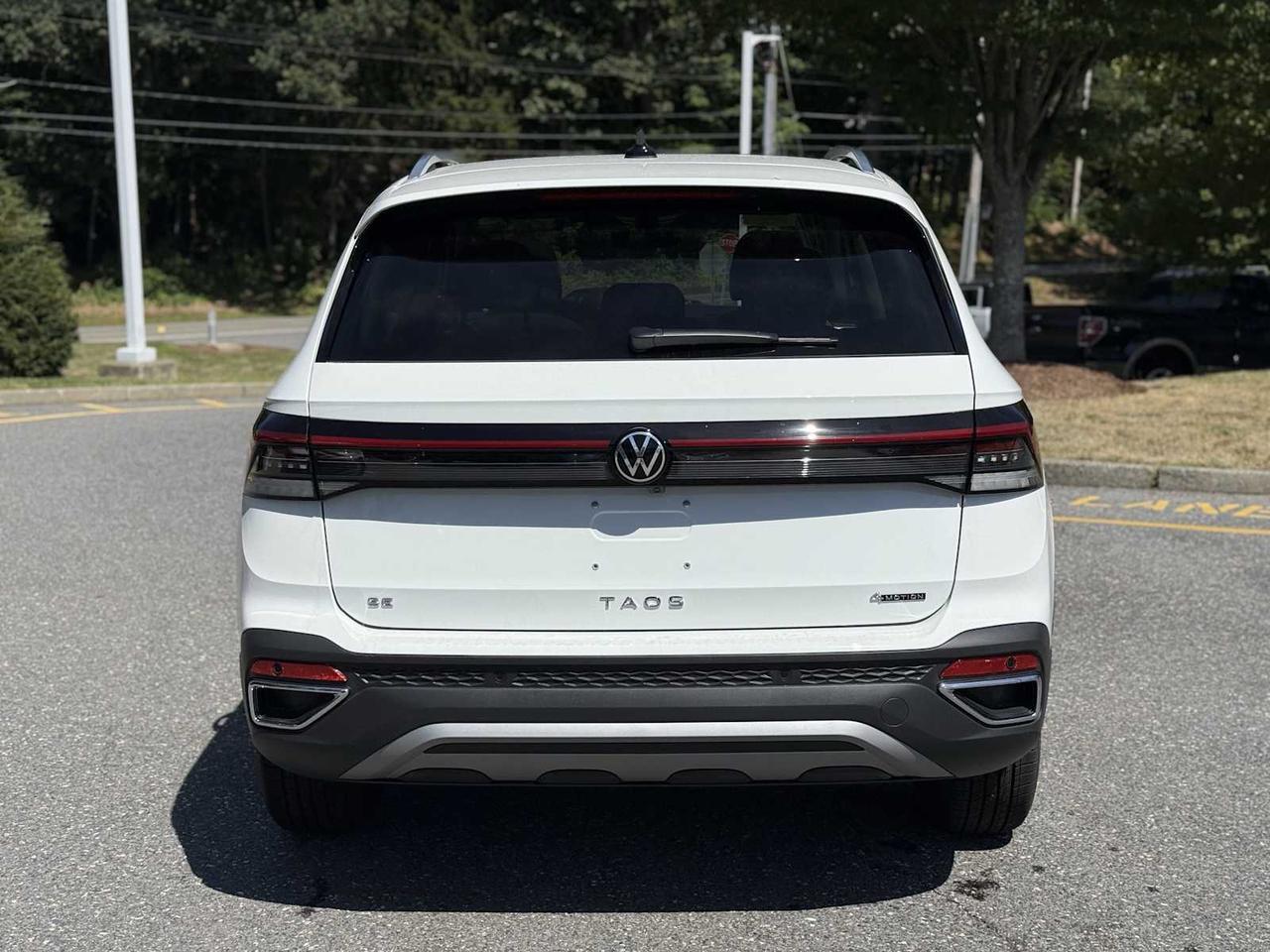 2025 Volkswagen Taos SE Westborough MA