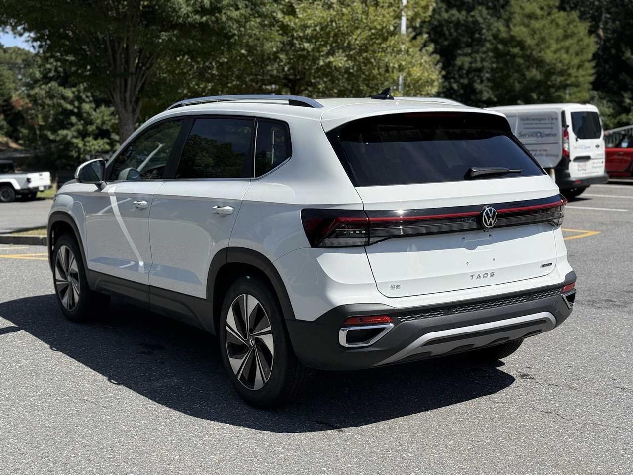 2025 Volkswagen Taos SE Westborough MA